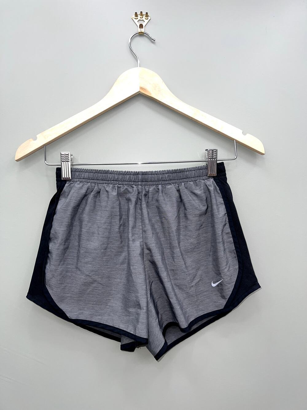 Nike Dri-FIT Girls Large Gray Black Running Shorts Athletic Activewear